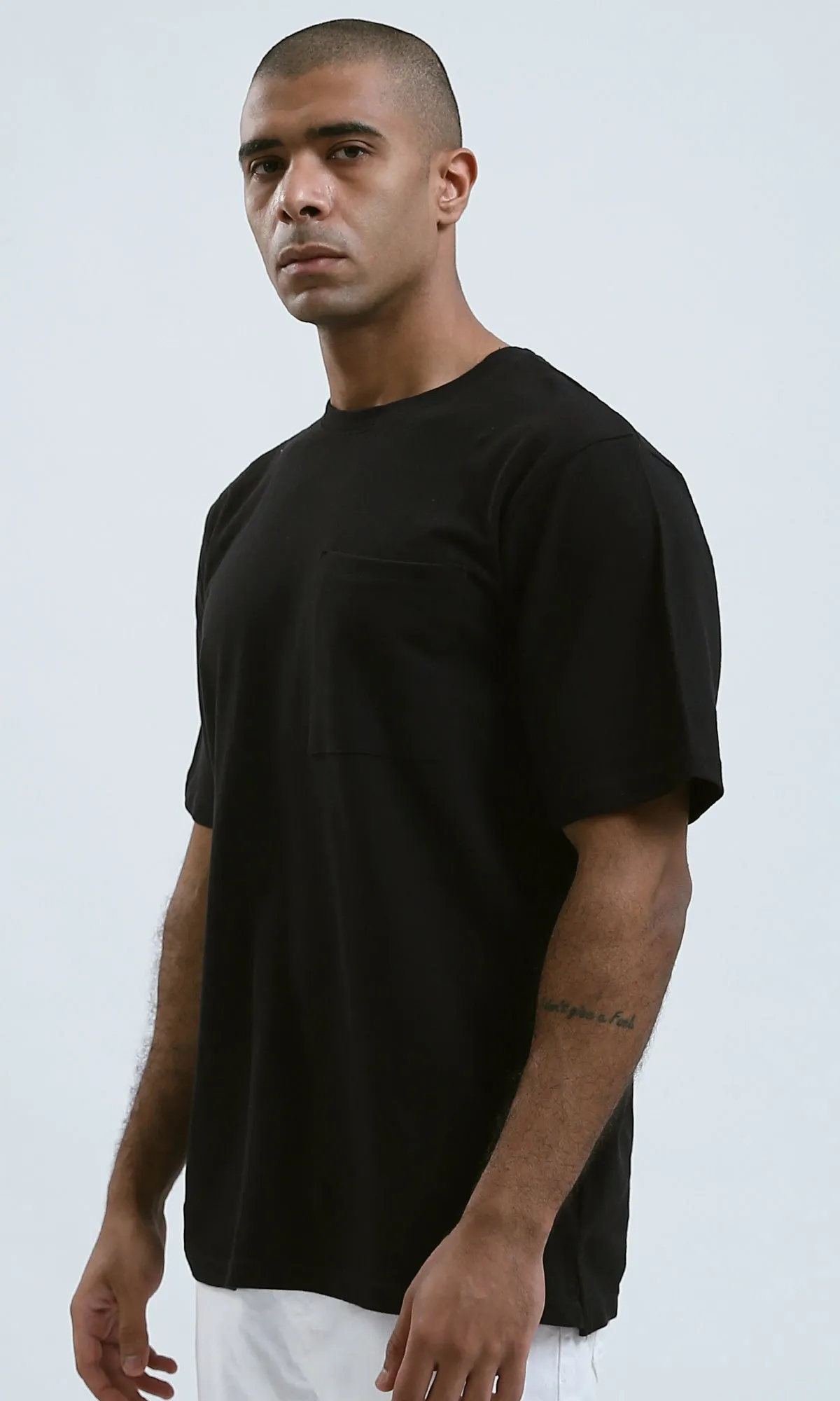 O191373 - Relaxed Fit Elbow Sleeves Black Casual Tee With Pocket