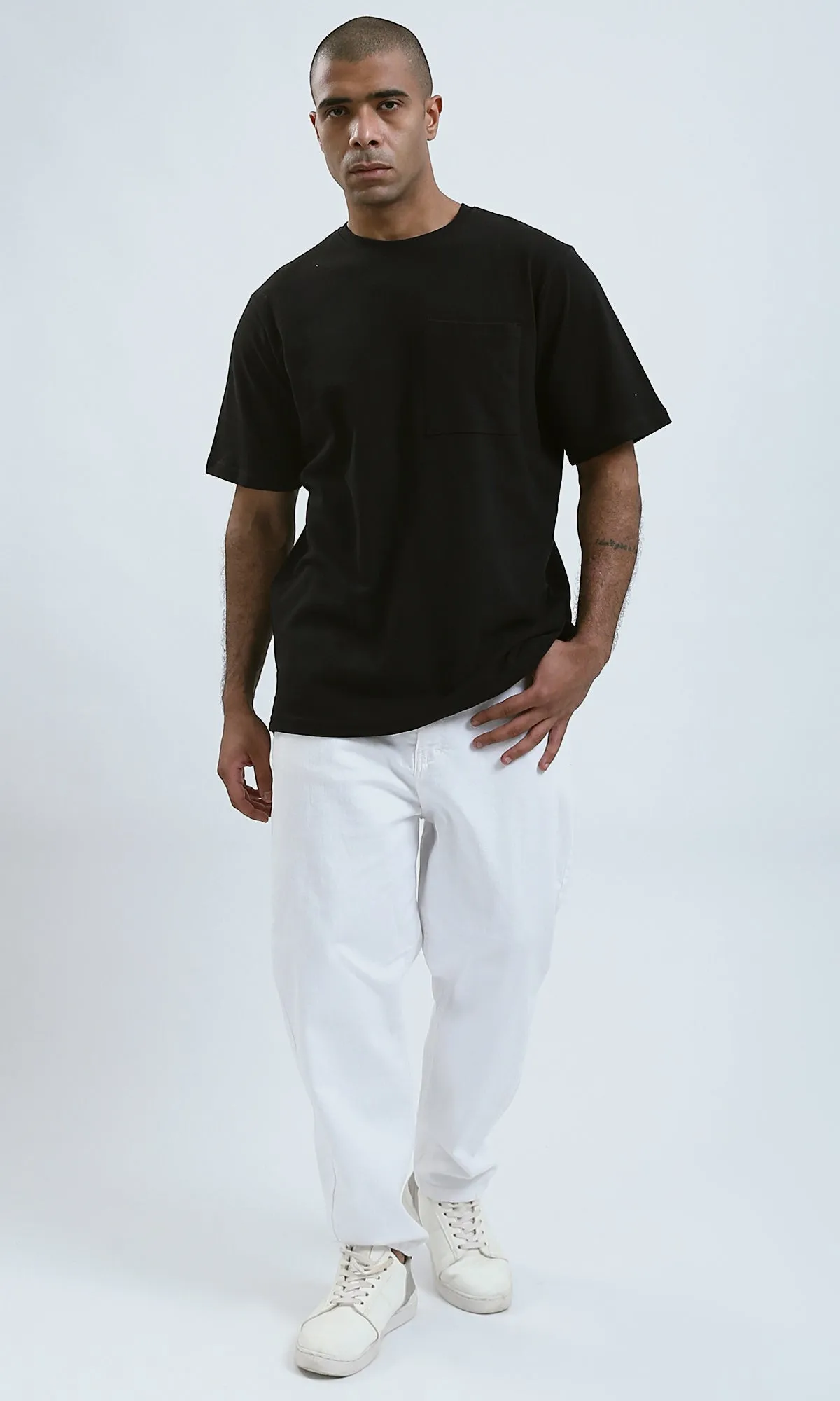 O191373 - Relaxed Fit Elbow Sleeves Black Casual Tee With Pocket